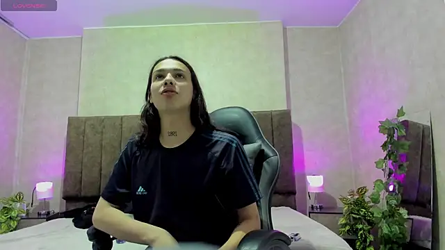 Snapshot of Almaazz chatting on September 15, 7:47 pm Almaazz online show from September 15, 7:47 pm