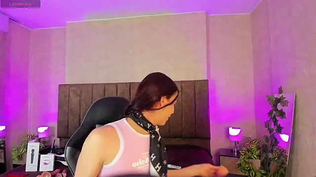 Snapshot of Almaazz chatting on October 9, 8:18 pm Almaazz online show from October 9, 8:18 pm