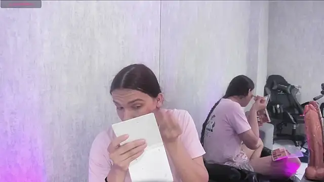 Snapshot of Almaazz chatting on October 16, 8:54 pm Almaazz online show from October 16, 8:54 pm