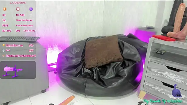 Snapshot of Almaazz chatting on November 10, 3:16 am Almaazz online show from November 10, 3:16 am