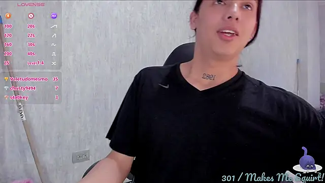 Snapshot of Almaazz chatting on November 17, 4:35 pm Almaazz online show from November 17, 4:35 pm