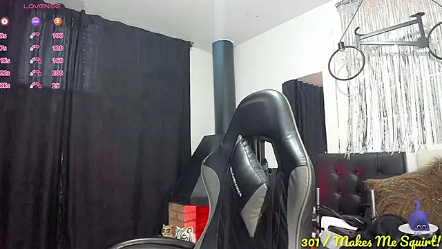 Snapshot of Almaazz chatting on November 25, 7:47 pm Almaazz online show from November 25, 7:47 pm