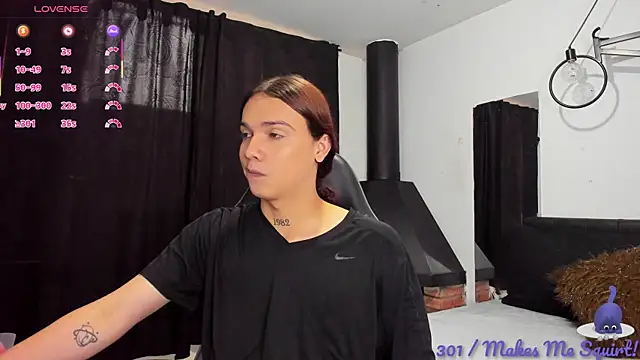 Snapshot of Almaazz chatting on December 18, 2:45 pm Almaazz online show from December 18, 2:45 pm