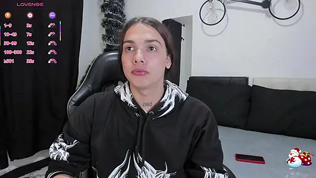 Snapshot of Almaazz chatting on January 14, 8:03 pm Almaazz online show from January 14, 8:03 pm