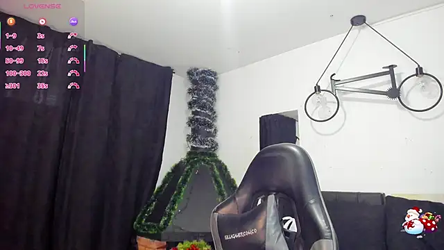 Snapshot of Almaazz chatting on January 15, 8:23 pm Almaazz online show from January 15, 8:23 pm