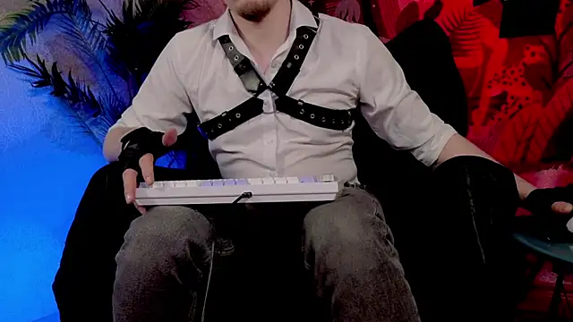 Vincent Hardman online show from April 8, 8:20 pm