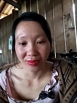 bonnie-00 online show from December 18, 1:00 am