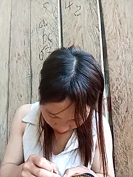 bonnie-00 online show from April 8, 2:44 am