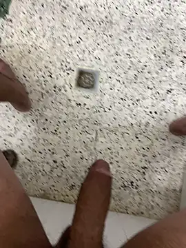 Snapshot of ali__ali210 chatting on February 6, 11:30 pm ali ali210 online show from February 6, 11:30 pm