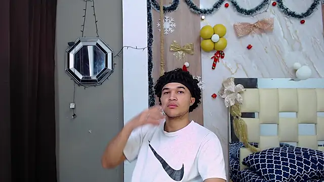 Snapshot of fire_drako_ chatting on December 22, 2:41 am fire drako online show from December 22, 2:41 am