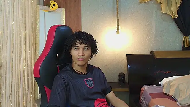 Snapshot of fire_drako_ chatting on March 3, 5:57 am fire drako online show from March 3, 5:57 am