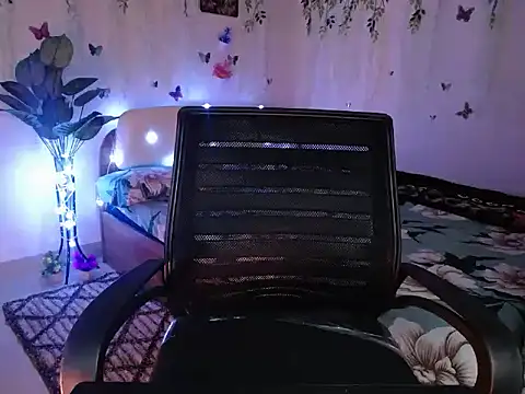 Naughtyy stripgirl online show from February 25, 6:06 pm