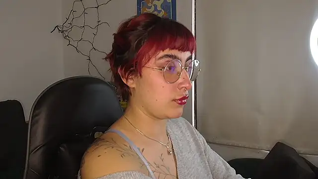 Miacatsito3 online show from February 3, 10:15 pm