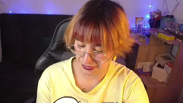 Miacatsito3 online show from March 12, 12:06 am