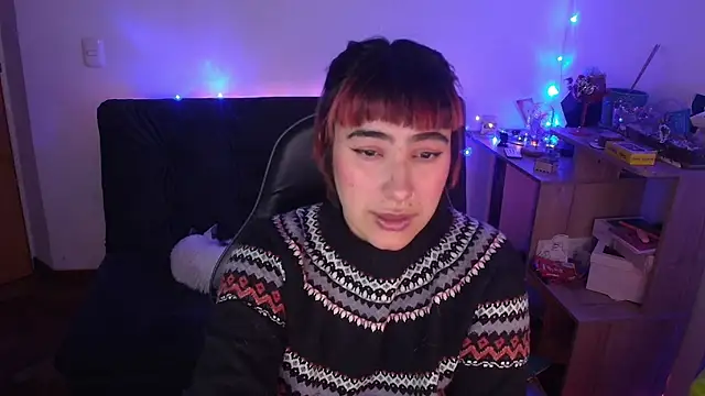 Miacatsito3 online show from April 7, 5:41 am