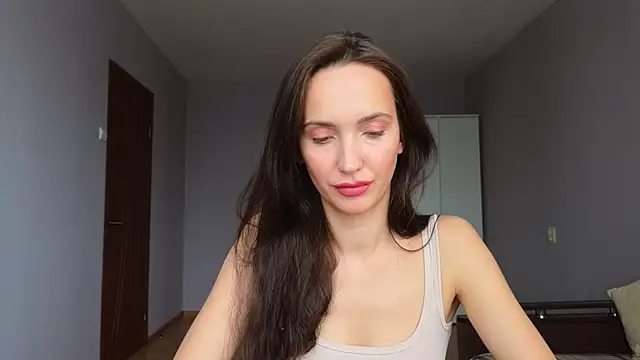 Snapshot of Lillian-Clark chatting on February 10, 8:18 am Lillian-Clark online show from February 10, 8:18 am