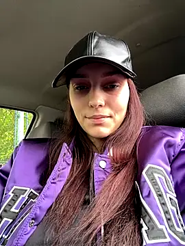 Snapshot of EllaBlowy chatting on October 13, 8:03 am EllaBlowy online show from October 13, 8:03 am