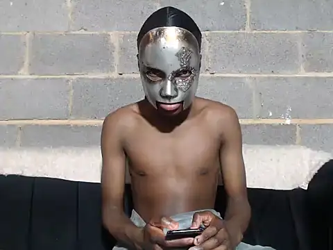 Romeo Favent online show from September 28, 1:11 am