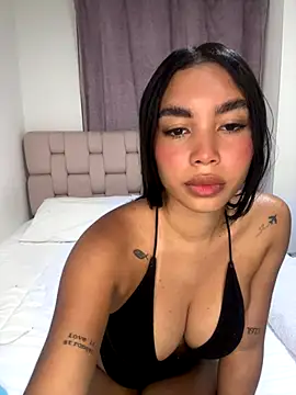 karolaalcendra online show from September 27, 3:22 am