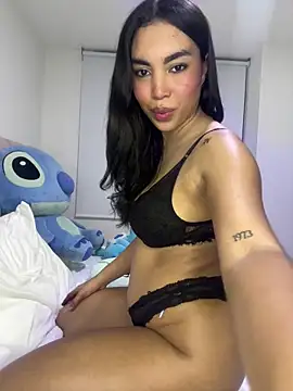 karolaalcendra online show from April 3, 2:31 am