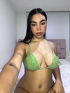 karolaalcendra online show from April 12, 3:22 am