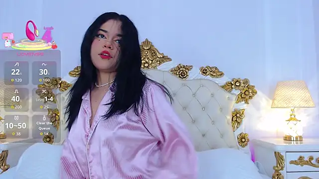 AryCorinne online show from October 12, 3:05 am