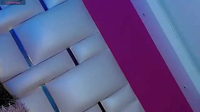 Snapshot of JessiscaWalker chatting on February 9, 8:35 pm JessiscaWalker online show from February 9, 8:35 pm