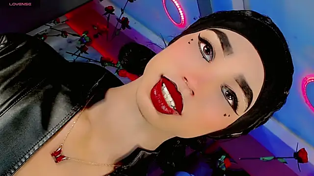 Snapshot of JessiscaWalker chatting on February 13, 9:33 pm JessiscaWalker online show from February 13, 9:33 pm