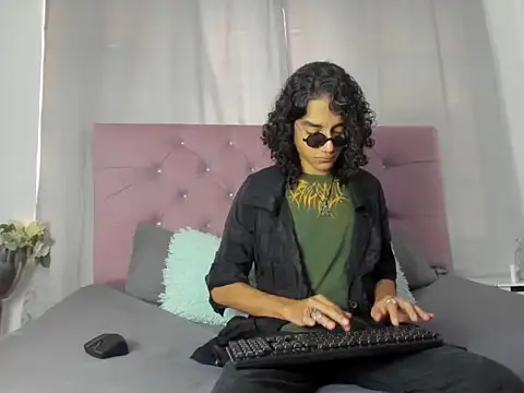 EthanBlackwoodd online show from October 9, 7:23 pm