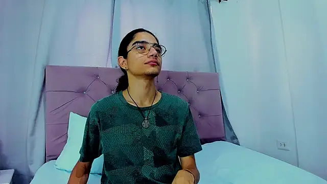 EthanBlackwoodd online show from February 2, 7:56 pm