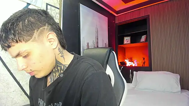 Declan-Fox online show from September 28, 3:56 am