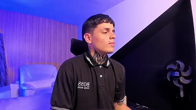 Declan-Fox online show from October 2, 3:57 am