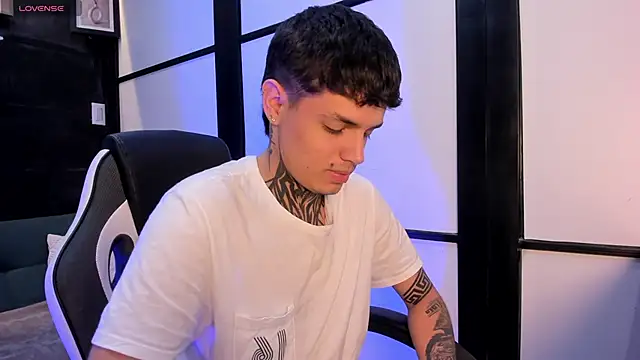 Declan-Fox online show from October 4, 1:20 pm