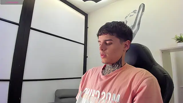 Declan-Fox online show from November 12, 5:08 am