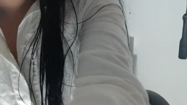 MayaScott11 online show from March 2, 8:15 pm