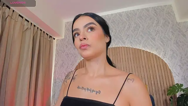 Snapshot of Sophiie_Belle chatting on September 24, 1:14 pm Sophiie Belle online show from September 24, 1:14 pm