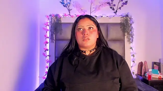 Snapshot of abbiecollins_js chatting on February 5, 4:17 am abbiecollins js online show from February 5, 4:17 am