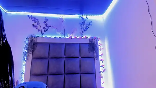 Snapshot of abbiecollins_js chatting on March 1, 5:53 am abbiecollins js online show from March 1, 5:53 am