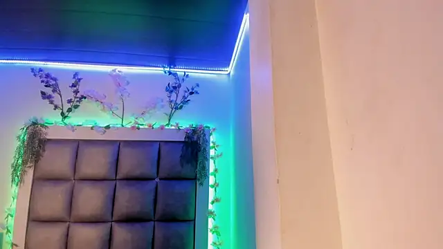 abbiecollins js online show from April 13, 4:07 am