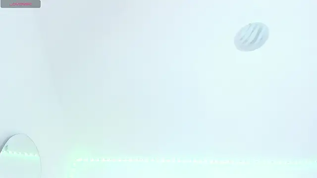 Snapshot of Charlotte_256 chatting on October 18, 12:28 pm Charlotte 256 online show from October 18, 12:28 pm