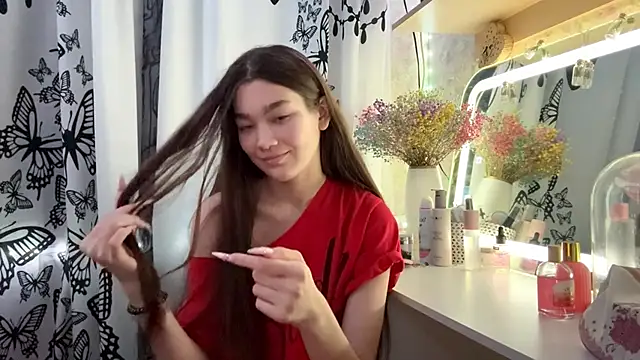 Snapshot of Cuteviola chatting on December 2, 9:47 am Cuteviola online show from December 2, 9:47 am