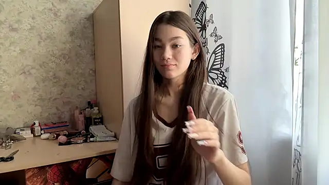 Snapshot of Cuteviola chatting on February 16, 12:40 am Cuteviola online show from February 16, 12:40 am