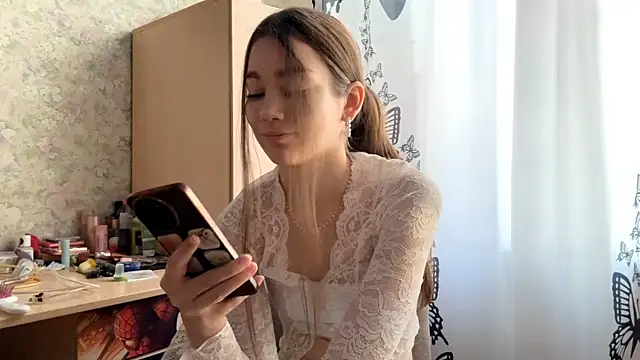 Snapshot of Cuteviola chatting on March 2, 1:08 am Cuteviola online show from March 2, 1:08 am