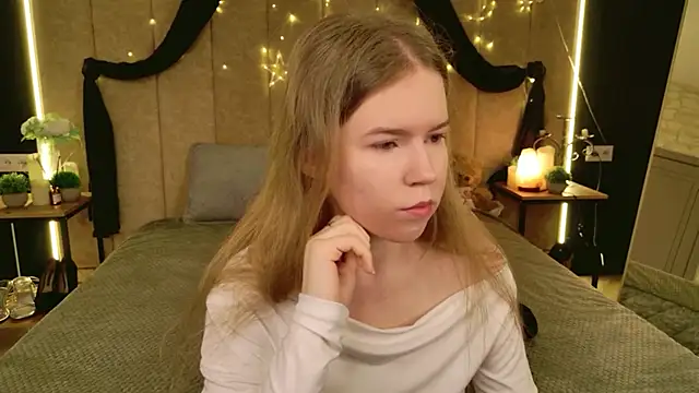 Alida Brice online show from March 24, 5:23 am