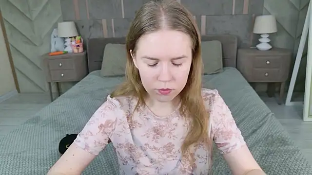 Alida Brice online show from April 11, 5:34 am