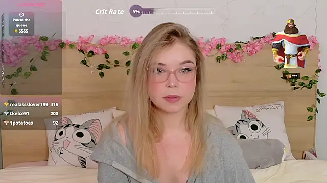 Snapshot of Lilith_Bonheur chatting on September 21, 5:58 pm Lilith Bonheur online show from September 21, 5:58 pm