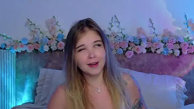 Lilith Bonheur online show from March 18, 8:12 pm