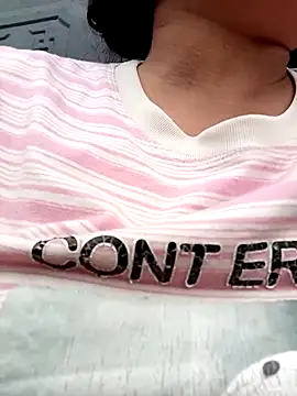 Luyen004 online show from April 2, 2:42 am