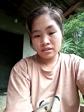 Luyen004 online show from April 5, 11:24 pm