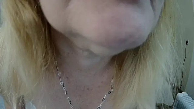 EmmaEllison online show from February 12, 7:14 am